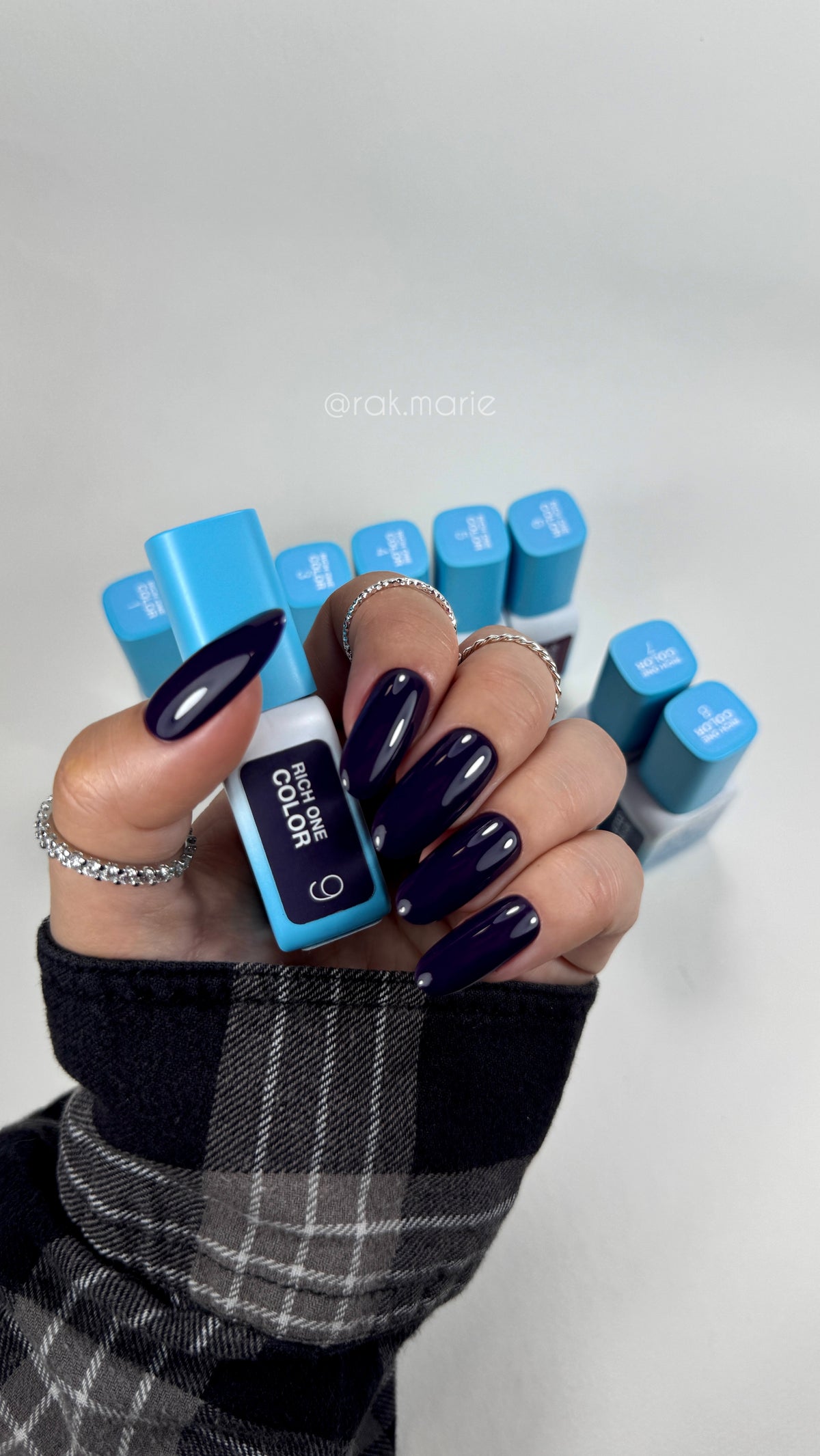LUNAmoon - Rich One - Geelilakka №9
